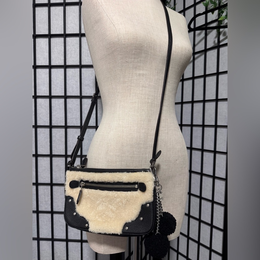 Coach Rhyder Pochette crossbody bag in Shearling w Studs - Picture 1 of 13
